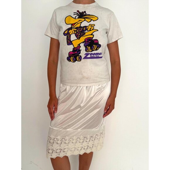 90s vintage white Zoomers Skate Club distressed thrashed baby tee shirt crop top - Picture 2 of 10